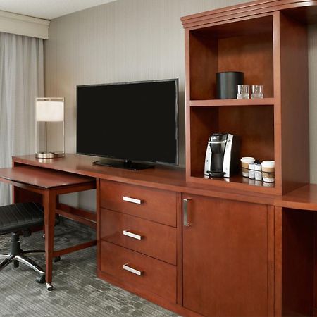 Courtyard By Marriott Ottawa Downtown Hotel Exterior photo