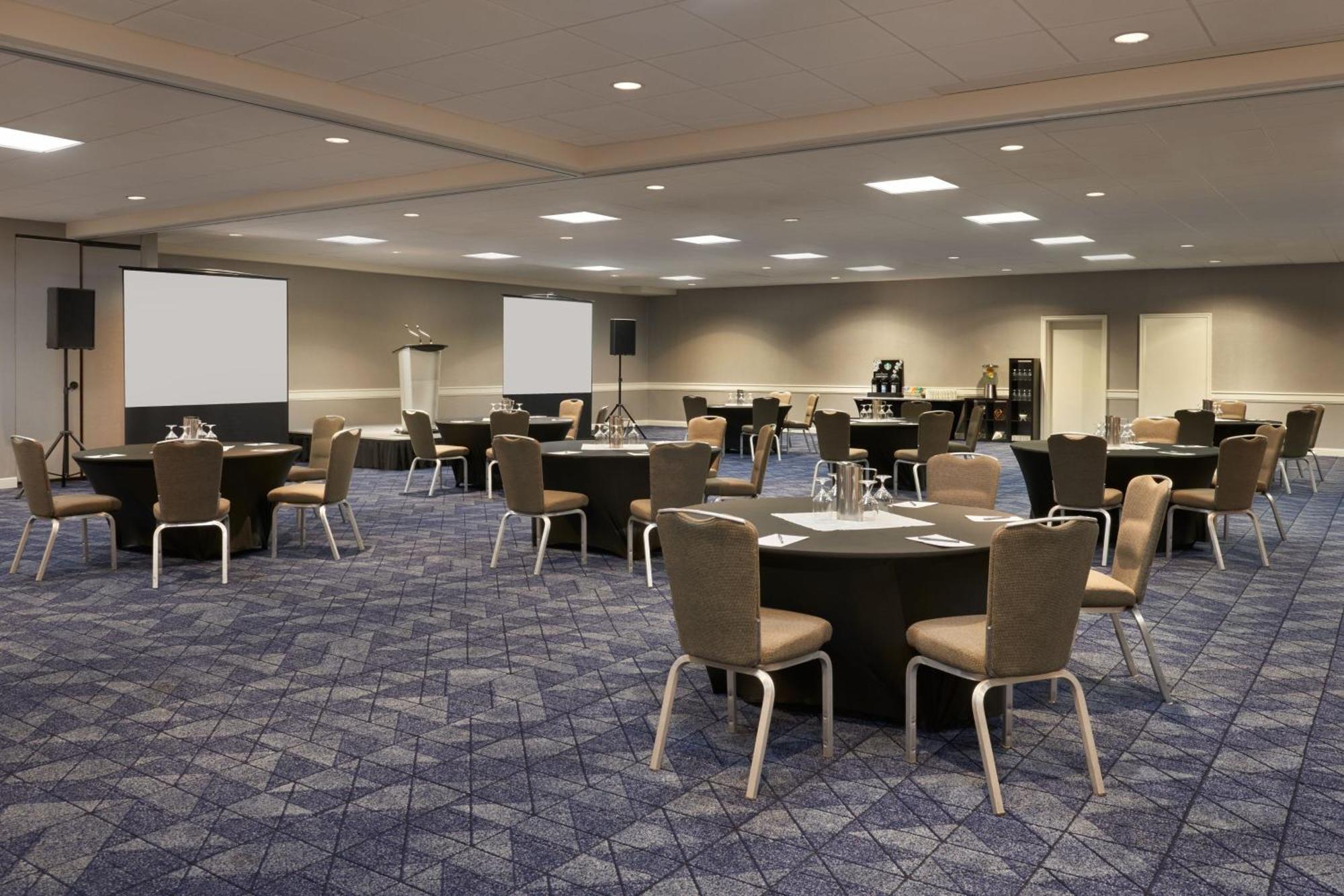 Courtyard By Marriott Ottawa Downtown Hotel Exterior photo