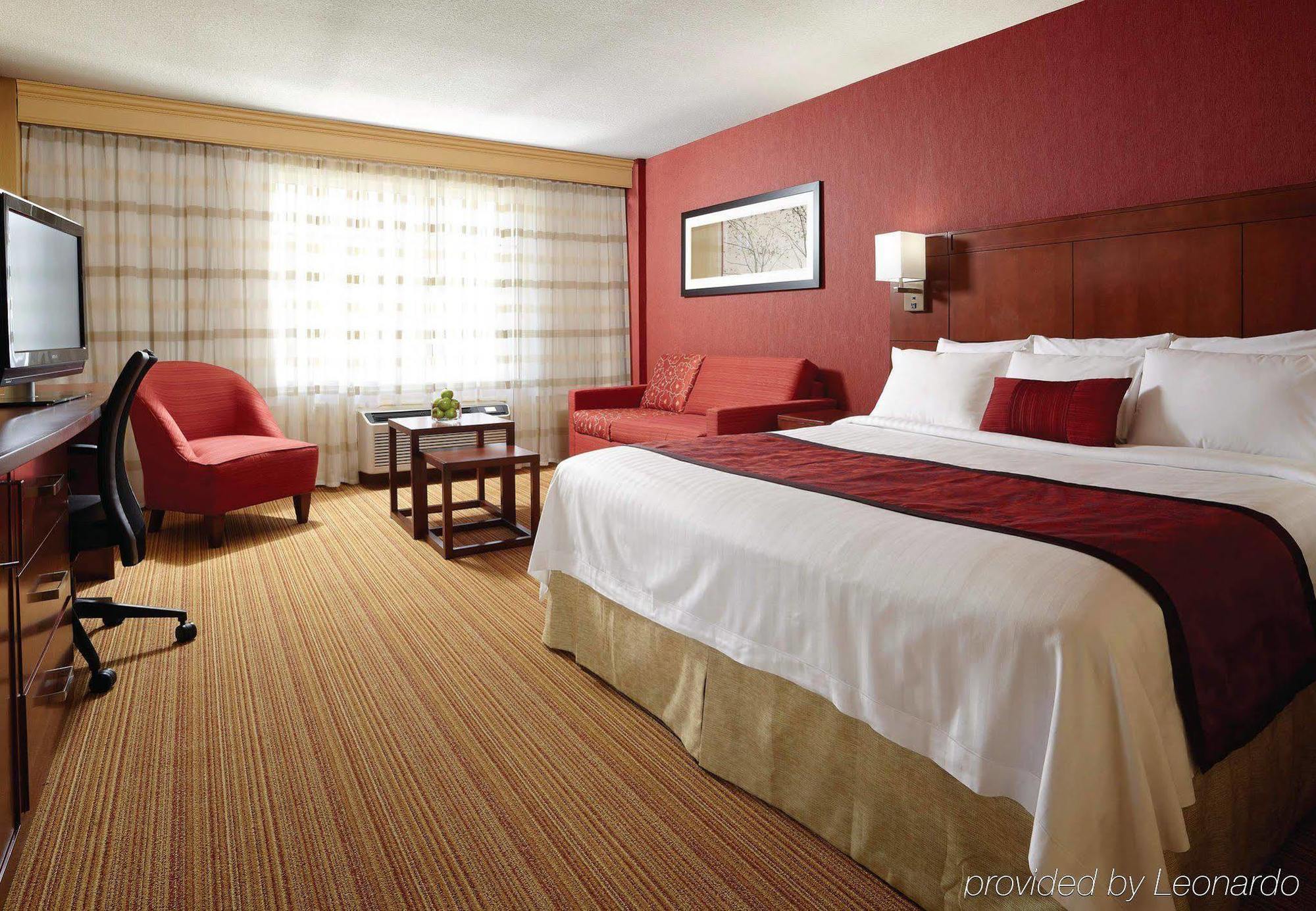 Courtyard By Marriott Ottawa Downtown Hotel Exterior photo